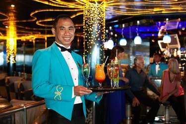 Princess Cruises Royal Class Interior club 6 3.jpg